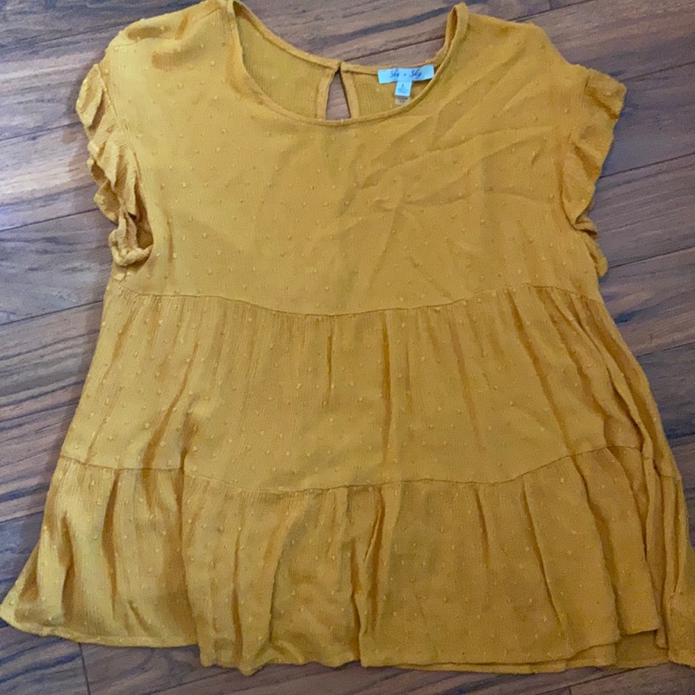 Women’s L She & Sky top